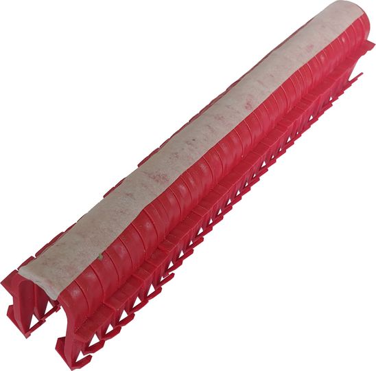 Такерна гарпун-скоба для кріплення труби теплої підлоги Ø16-20 довжина 45мм чорна/червона PREMIUM (кор.1200шт)